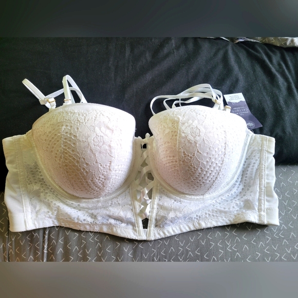 Lightly Lined Multi-way Strapless Bra - Picture 1 of 4